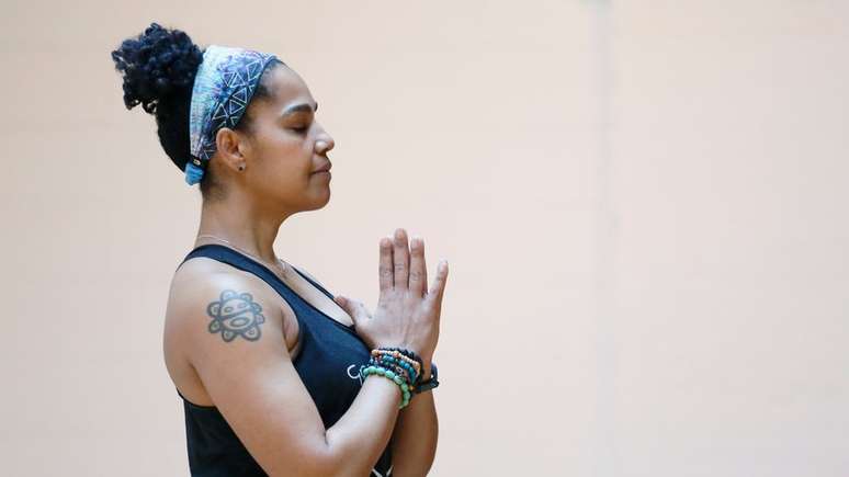 "Cinco minutos de medita&ccedil;&atilde;o n&atilde;o v&atilde;o afetar a sua rotina. Apenas sente-se respirando e percebendo como voc&ecirc; est&aacute;"