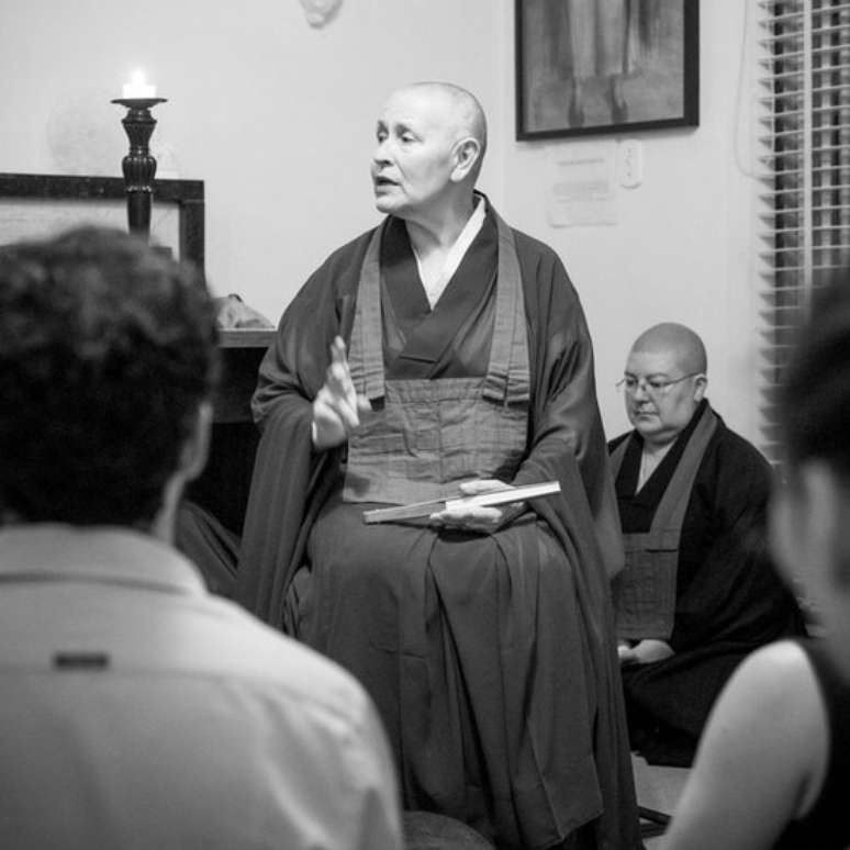 "A respira&ccedil;&atilde;o consciente nos d&aacute; um eixo de equil&iacute;brio para poder fazer o que estamos fazendo um pouco melhor, n&atilde;o para nos tirar da realidade e sim para nos deixar mais eficientes, conscientes e h&aacute;beis"