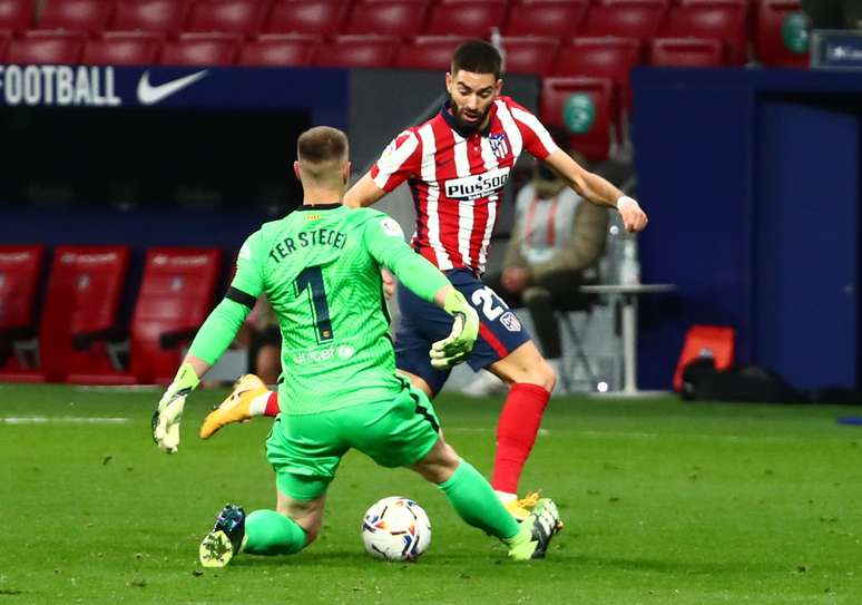  Atlético de Madrid vence o Barcelona e quebra tabu de dez anos sem vitória sobre rival no Campeonato Espanhol