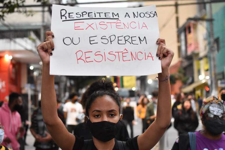 75% das vítimas de homicídios no Brasil são pretas e pardas
