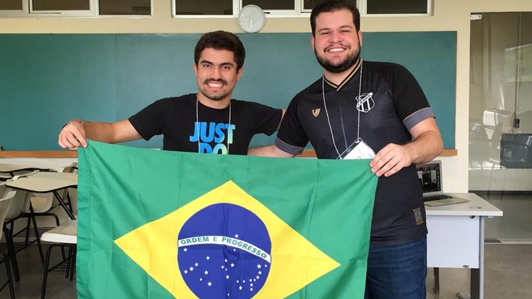 Gabriel e Francisco durante a IMO, em setembro; ambos desenvolveram o gosto pela matemática ao se preparar para competições olímpicas