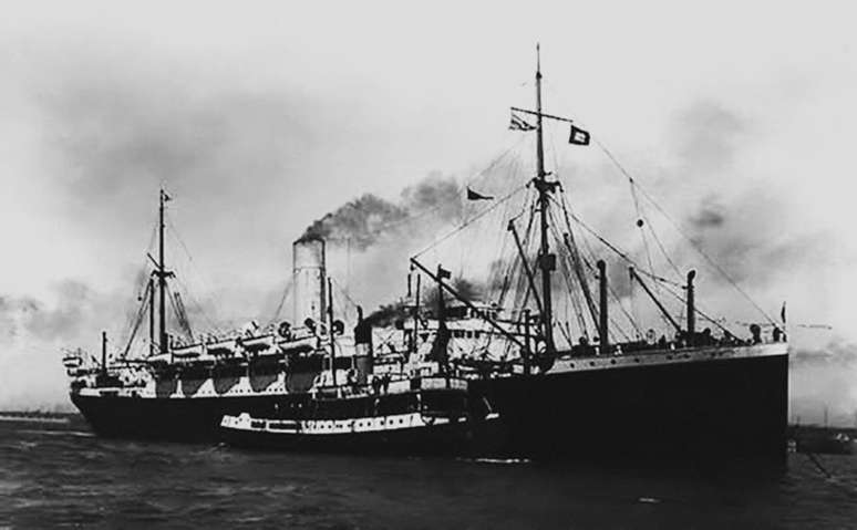 De bandeira inglesa, o transatlântico Demerara zarpou de Liverpool no dia 15 de agosto de 1918 e aportou no Recife, em 9 de setembro