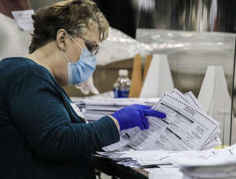 Republicano queria invalidar votos recebidos pelo correio