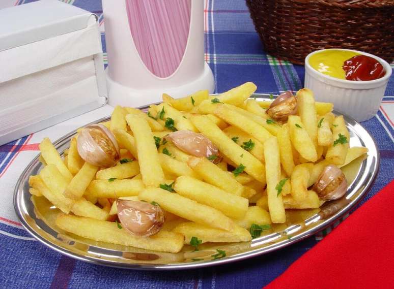 Batata frita bem sequinha e crocante - Receita de Vovó