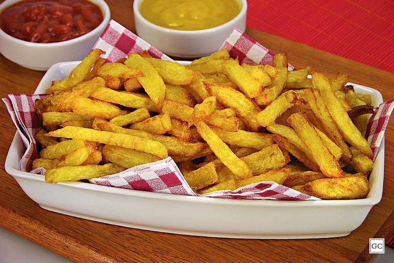 Guia da Cozinha - 7 receitas de batata frita irresistíveis para fazer em casa