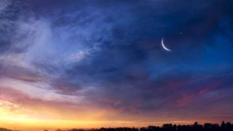 Saiba mais sobre a lua crescente no signo de Peixes - Shutterstock