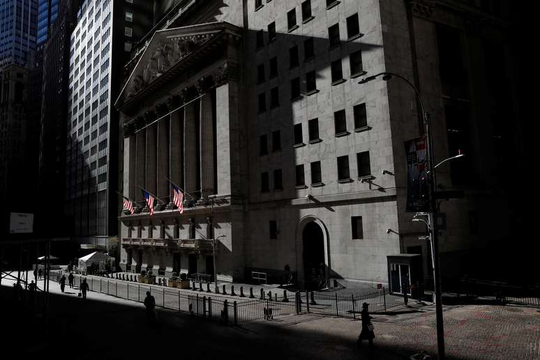 A Bolsa de Valores de Nova York (NYSE) no distrito financeiro de Nova York, EUA, 19 de novembro de 2020. REUTERS/Shannon Stapleton