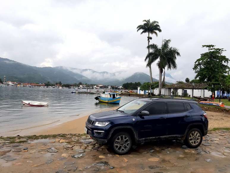 Jeep Compass 4x4 é um veículo perfeito para explorar Paraty.