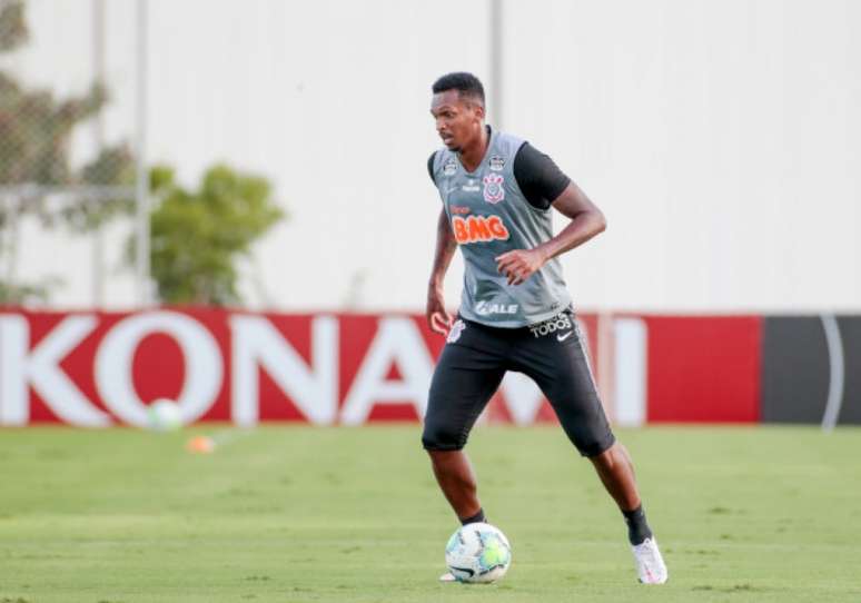Jô foi uma das novidades no treino do Timão (Rodrigo Coca/Agência Corinthians)