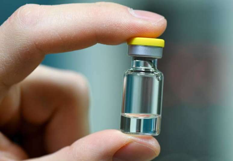 Comissário italiano ilustrou aspectos do plano de vacinação no país