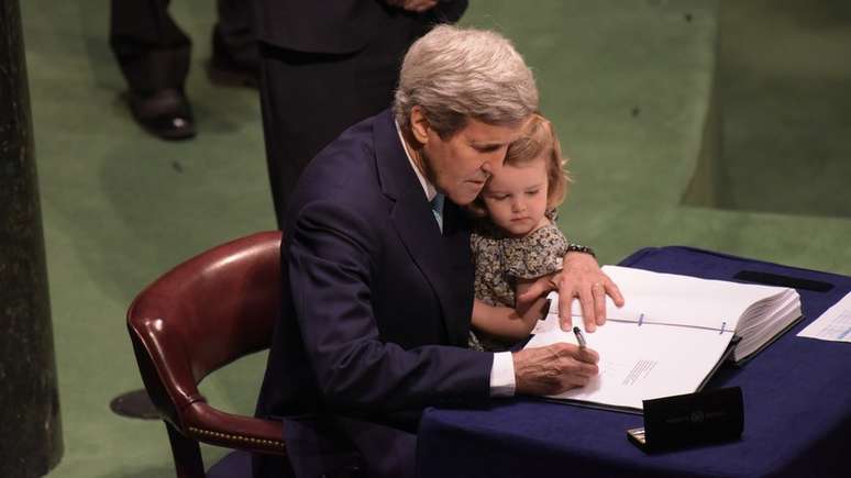 John Kerry assinou o acordo de Paris sobre as mudanças climáticas em 2016