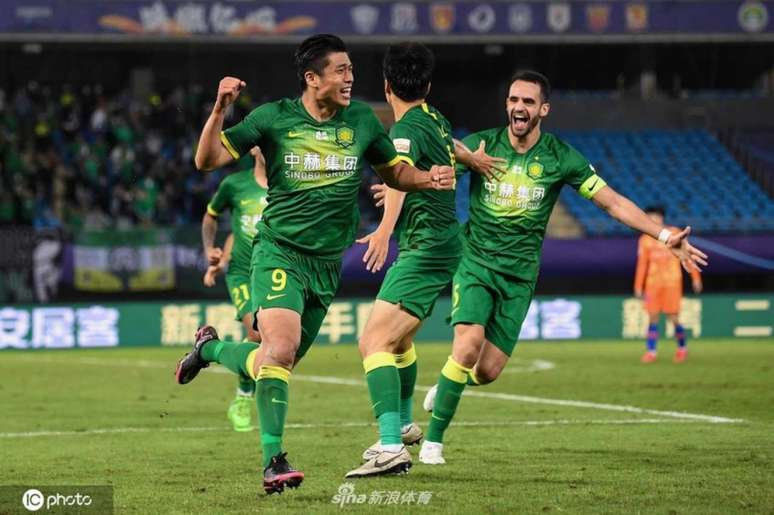 Renato Augusto brilha em vitória do Beijing Guoan na Champions da Ásia (site sina.com.cn)