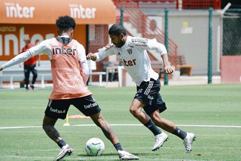 Rojas voltou a ser relacionado depois de dois anos (Foto: Divulgação/São Paulo)