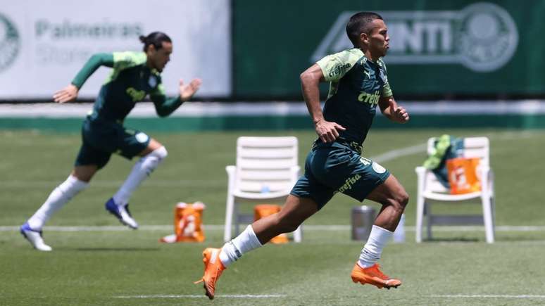 Gabriel Veron está de volta aos treinamentos na Academia de Futebol (Foto: Cesar Greco/Palmeiras)