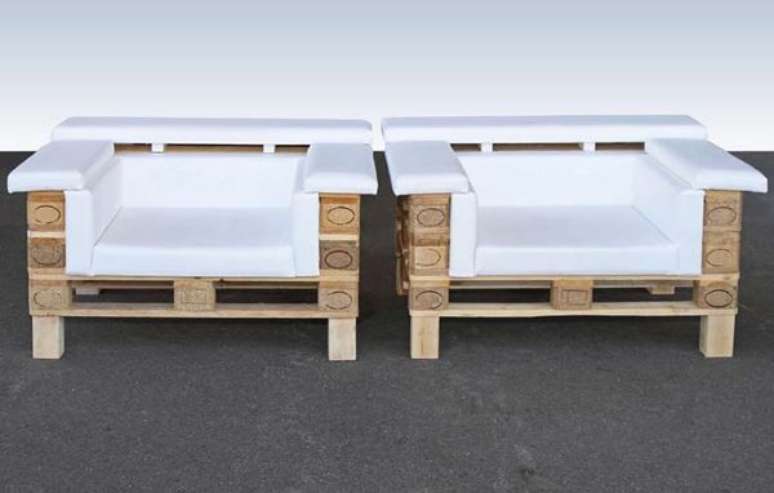 51. Poltrona de pallet branco &ndash; Via: Pinterest