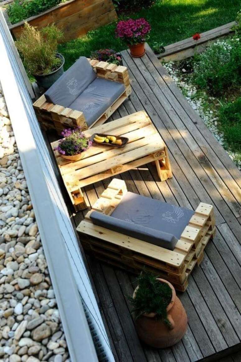 5. Poltrona de pallet na varanda moderna – Via: Homify