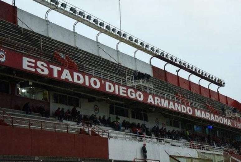 O estádio onde joga o Argentinos Juniors tem capacidade para 26 mil espectadores