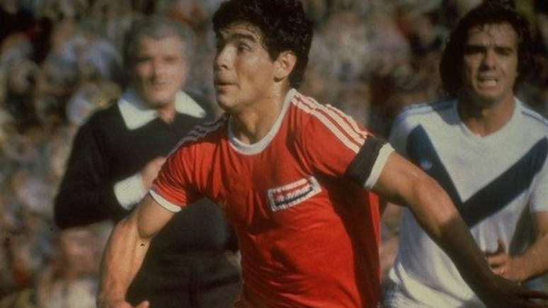 Maradona passou cinco anos no Argentinos Juniors antes de chegar ao Boca em 1981