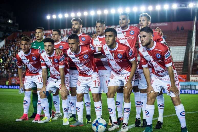 Apesar de seu passado glorioso e da fama de revelar jogadores, o Argentinos Juniors sofreu muitos problemas nas &uacute;ltimas d&eacute;cadas