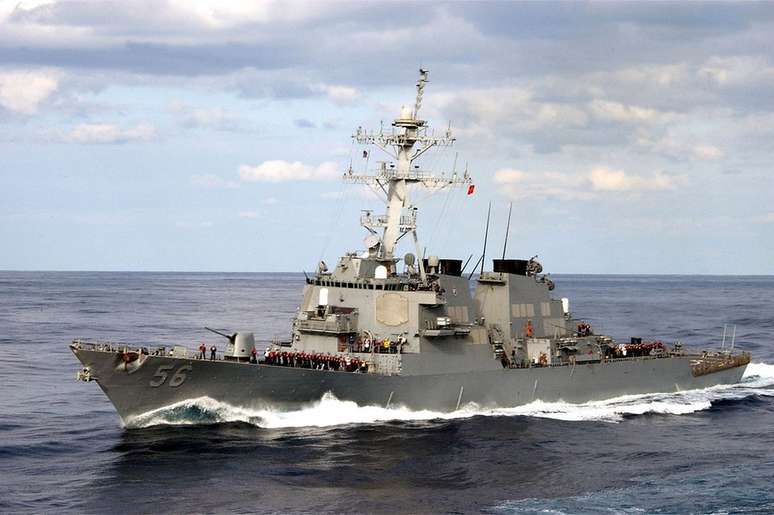 USS John S McCain se envolveu em uma colisão com um petroleiro em 2017