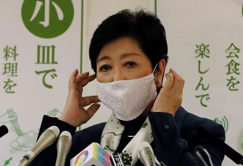 Governadora de T&oacute;quio, Yuriko Koike, durante entrevista coletiva em T&oacute;quio
25/11/2020 REUTERS/Kim Kyung-Hoon