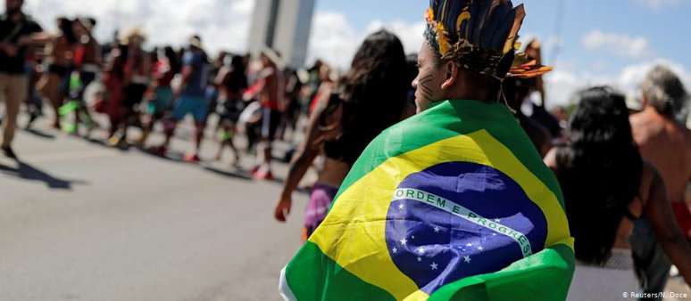 Protesto de indígenas em Brasília em 2019. Neste ano, foram eleitos 237 representantes de povos originários para os cargos de vereador, vice-prefeito e prefeito