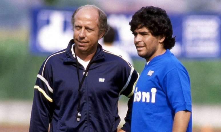 Ottavio Bianchi ao lado de Maradona no Napoli (Foto: Reprodução)