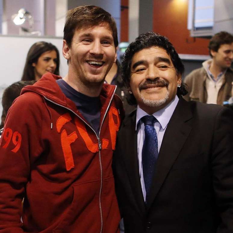 Messi postou fotos ao lado de Maradona