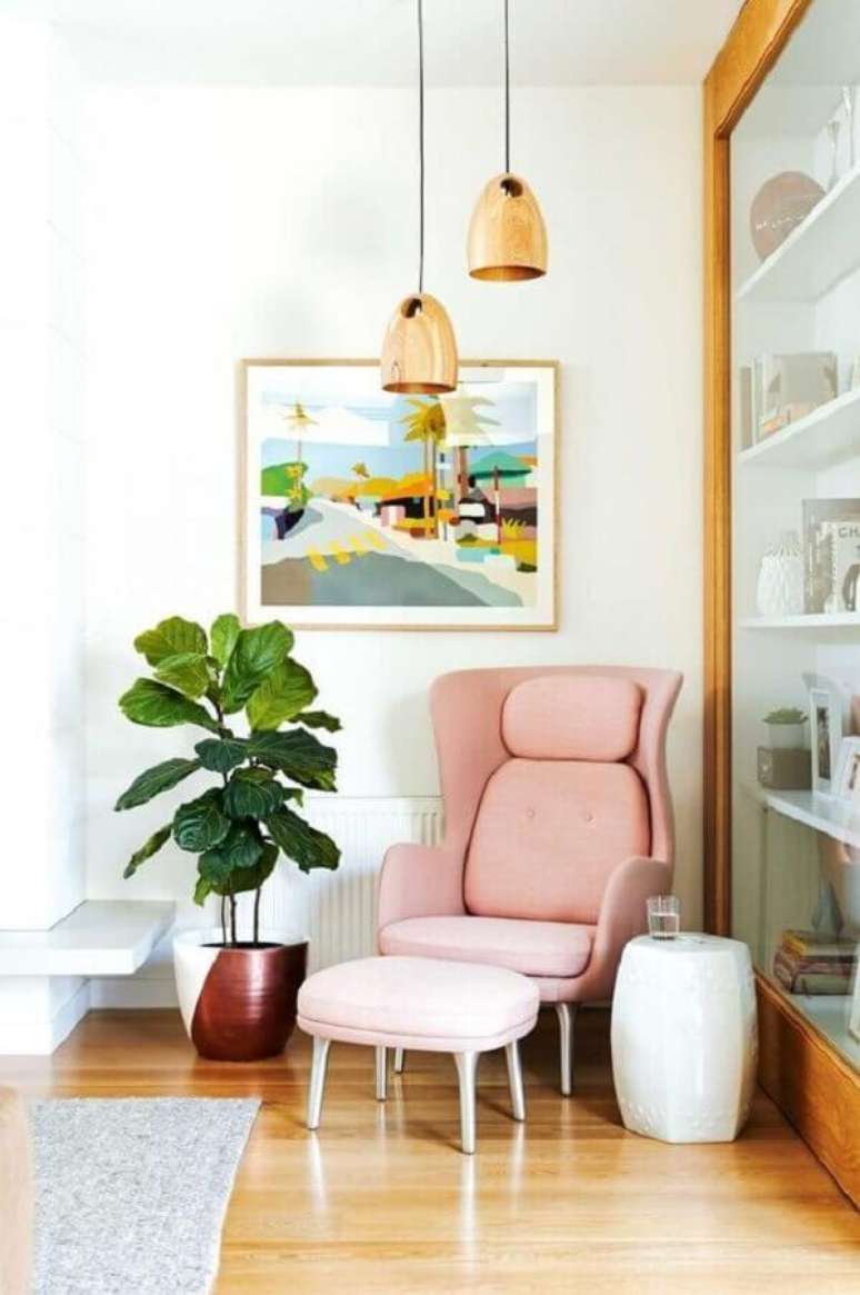 57. Poltrona rosa claro moderna para sala decorada com seat garden branco &ndash; Foto: Fashionismo