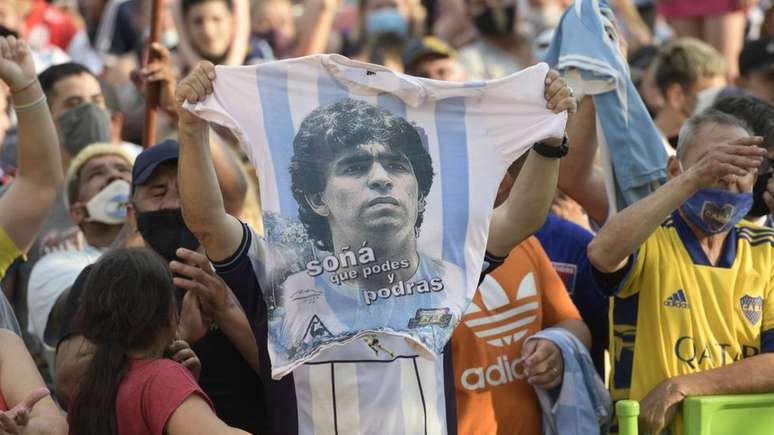 'Hoje o futebol pára', disse o jornalista Víctor Hugo Morales