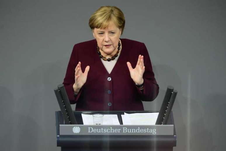 Merkel falou sobre novas regras e sobre vacinação no Bundestag