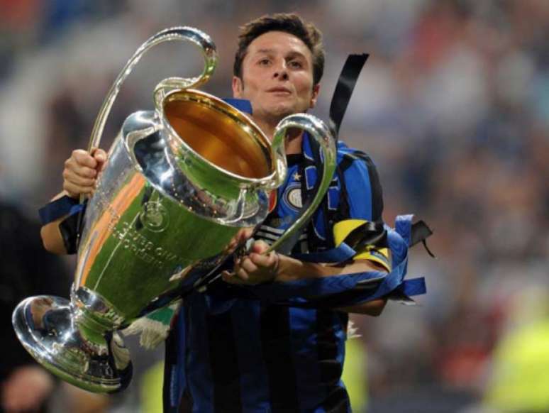 Javier Zanetti foi o líder de uma geração vitoriosa da Inter de Milão (Foto: CHRISTOPHE SIMON / AFP)