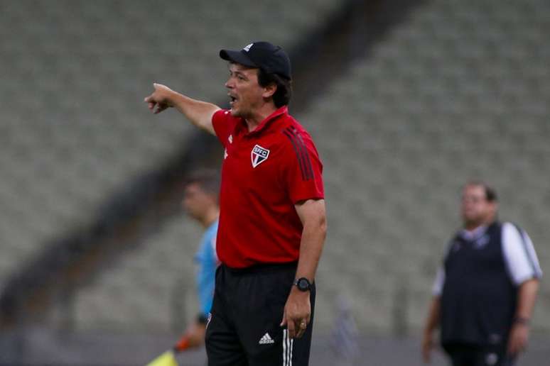 Diniz criticou duramente o VAR no empate contra o Ceará (Foto: Miguel Schincariol / sopaulofc.net)