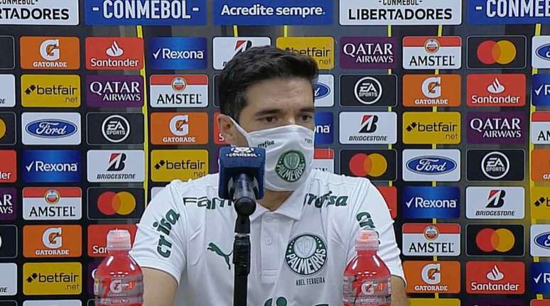 Abel Ferreira destacou o bom desempenho de Ramires (Foto: Reprodução)