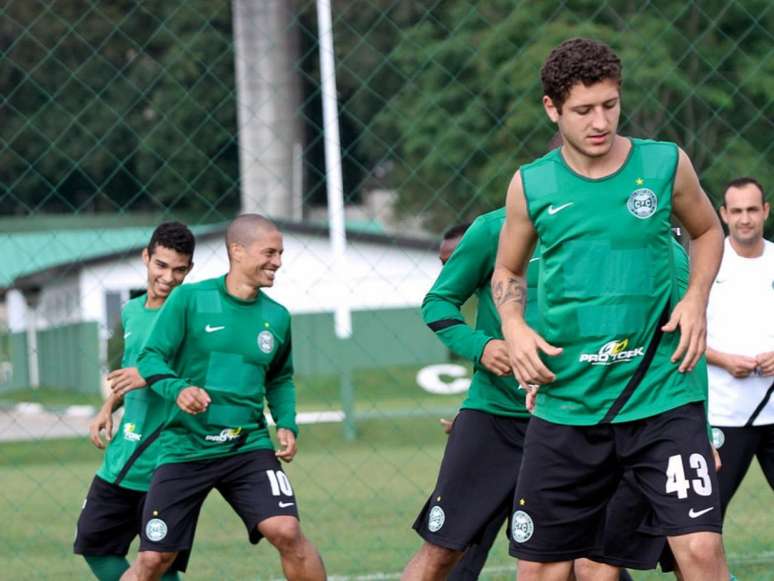 Zé Rafael é mais uma cria do Coxa que pode entrar para a história do Palmeiras (Foto: Divulgação/Coritiba)