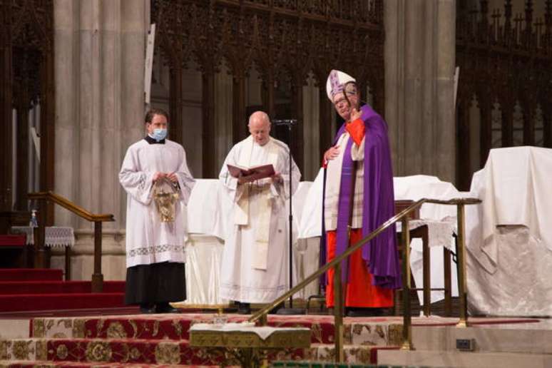 Diocese do Brooklyn e associação judaica alegaram que medidas para igrejas eram mais severas do que para outros locais públicos