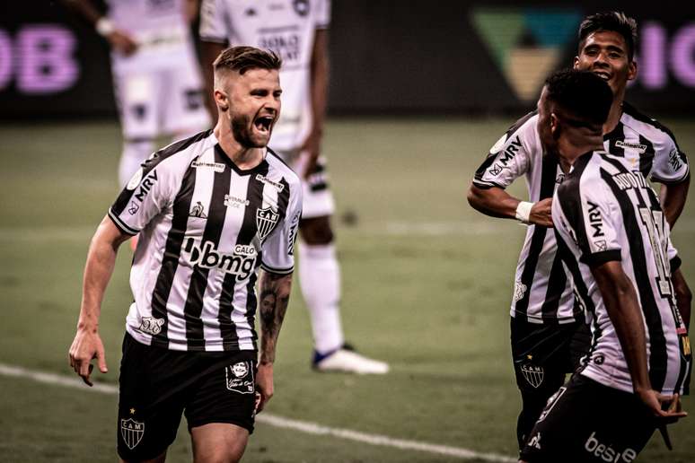  Atlético-MG vence o Botafogo e permanece na liderança do Brasileiro