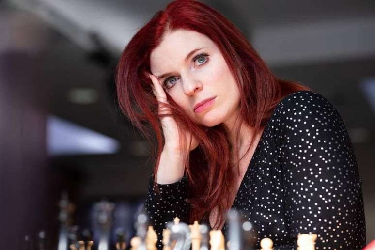 Ex-campeã americana Jennifer Shahade diz que participação de meninas e mulheres jovens no xadrez tende a diminuir à medida que envelhecem