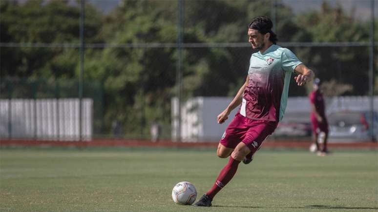 Defensor pediu para a equipe ser agressiva nos dois jogos que terá em casa (Foto: LUCAS MERÇON / FLUMINENSE)