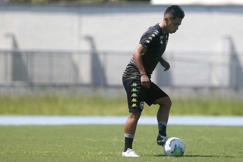 Lecaros no treino desta sexta-feira (Foto: Vítor Silva/Botafogo)