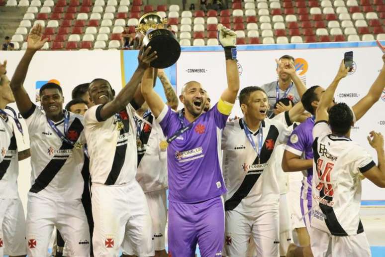 Conmebol Copa Libertadores Futbol de Playa - Santos - Brasil - 11/01/2017 -  Boquinha do Vasco da Gama comemora seu gol durante partida contra o Hanacas  FC (BOL) pela Copa Libertadores de