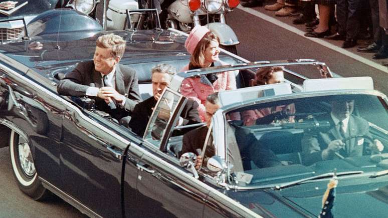 Minutos depois desta cena, Kennedy seria assassinado