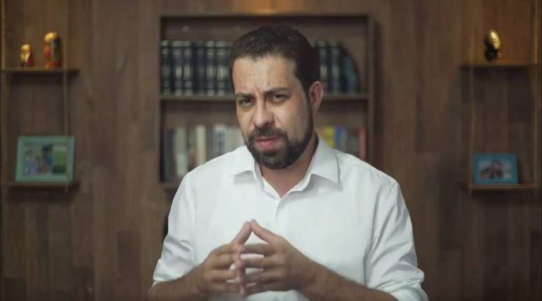 Boulos fez uma transmissão ao vivo por meio de suas redes sociais 