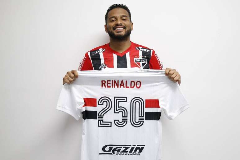 Reinaldo completou 250 jogos pelo São Paulo