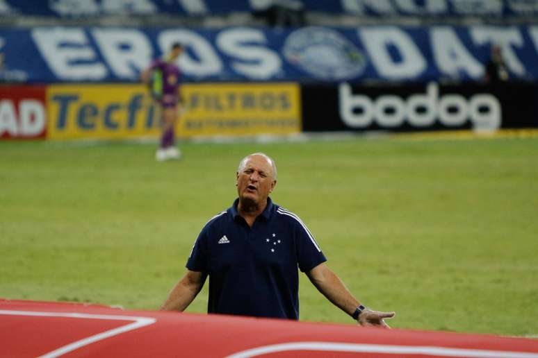 Felipão se irrita durante primeira vitória no comando do Cruzeiro