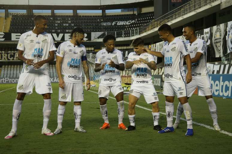 Comemoração do Santos contra o Sport