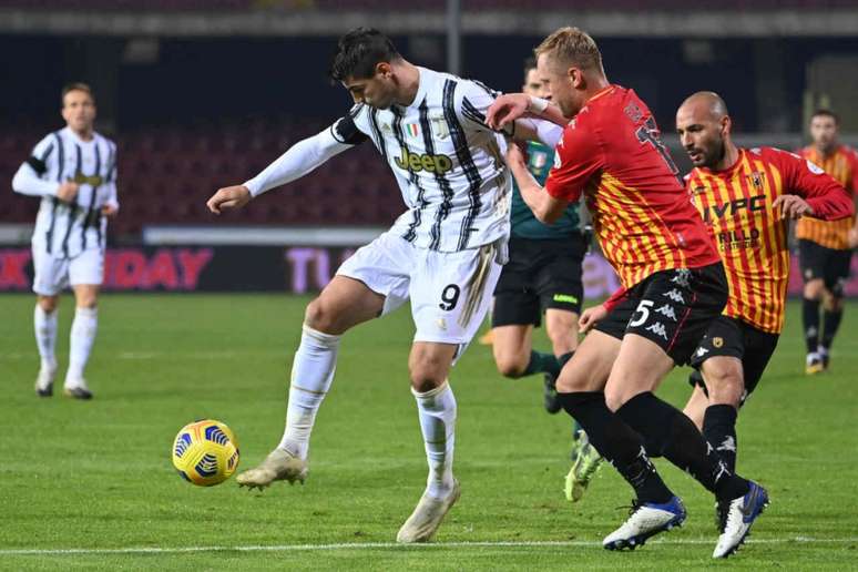 Morata deixou sua marca mais uma vez, mas não foi o suficiente para a Juventus (Foto: ALBERTO PIZZOLI / AFP)