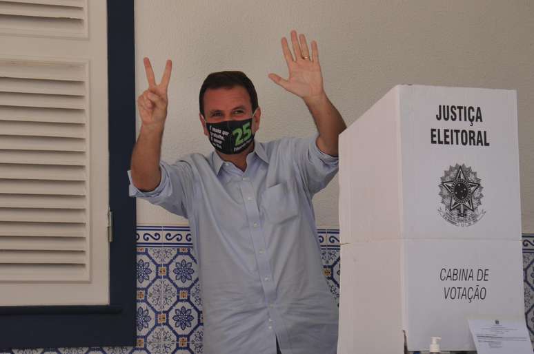 Eduardo Paes vota no Rio de Janeiro