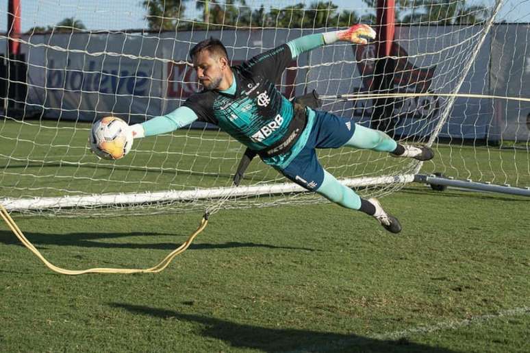 Vai segurar? O goleiro Diego Alves está com contrato perto do fim com o Flamengo (Foto: Alexandre Vidal/Flamengo)
