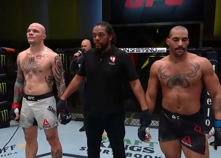 Anthony Smith finalizou Devin Clark ainda no primeiro round da luta principal (Foto: Reprodução YouTube UFC)